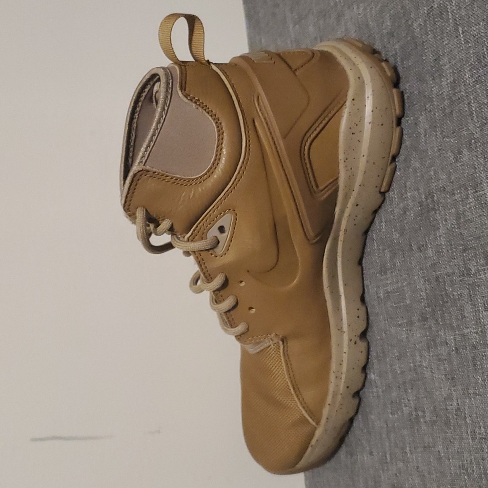NIKE - Picture 5 of 6